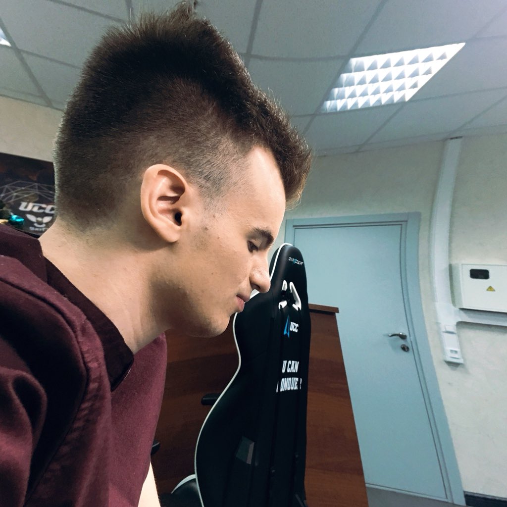 Toll_tv's tweet photo. Когда пытаешься осознать происходящее в матче, но как бэ никак... #uccstudio https://t.co/tjaA2zo35a