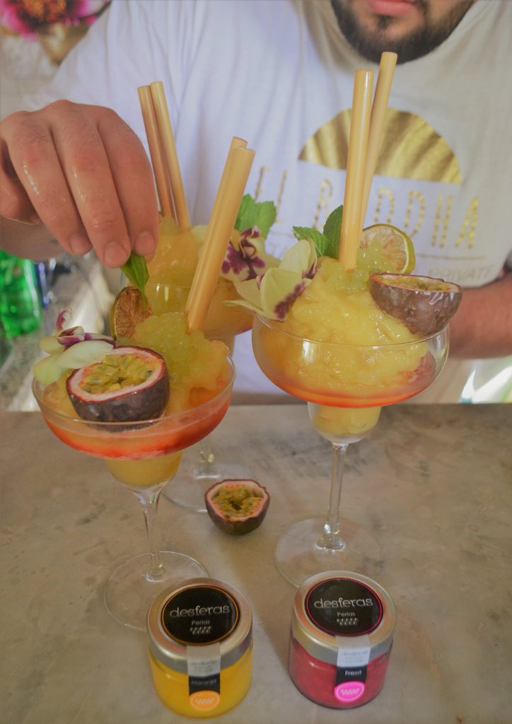 Desferas_'s tweet photo. Disfrutar de un buen cocktail🍹 es un gran placer para el paladar y los de Christopher de @Elbuddhacockta1 son impresionantes a la vista, con una calidad y sabor inigualable. Además con nuestras #Desferas de sabores el resultado es perfecto. 
#DesferasDeSabores
#ElBuddhaCocktails https://t.co/fY6AHyvWUW