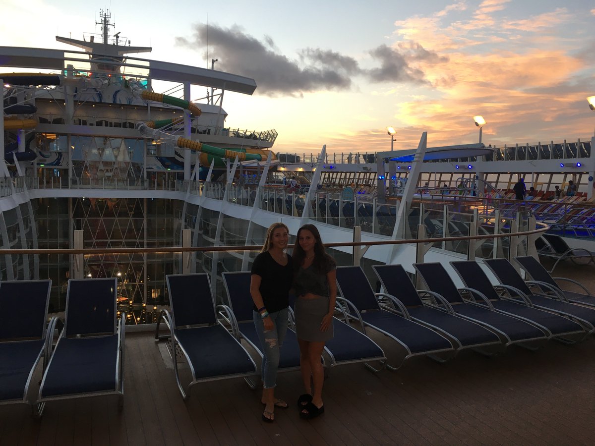 #ThursdayThoughts Thinking about the amazing Harmony Of The Seas and their amazing risotto. I'd love to travel on this ship again! Not to mention, the food is insane!! <a href="/RoyalCaribbean/">Royal Caribbean</a>