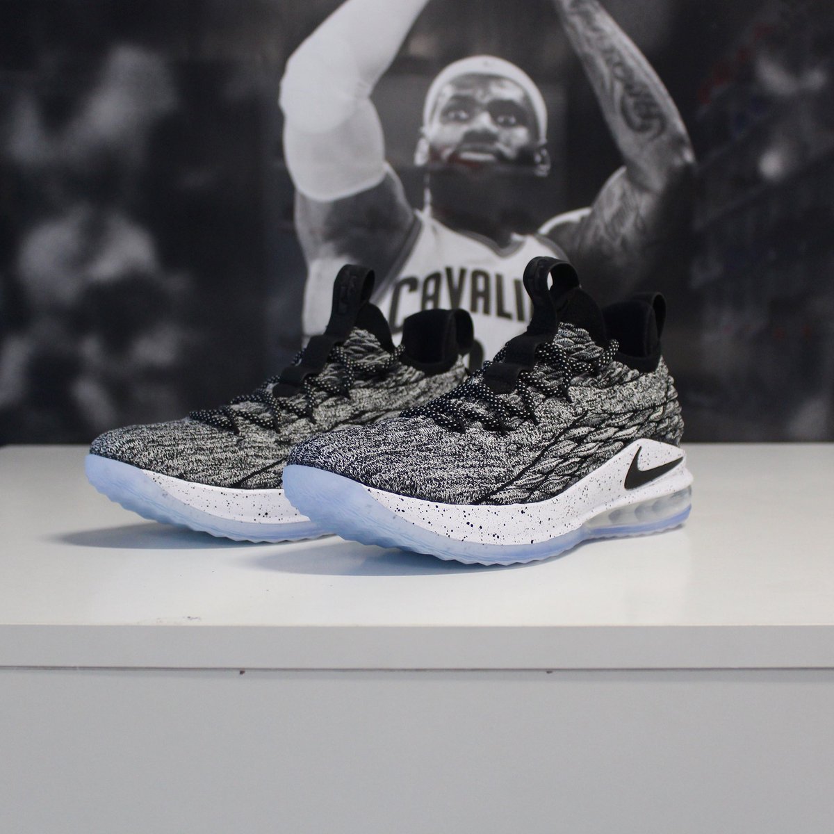 lebron xv low oreo