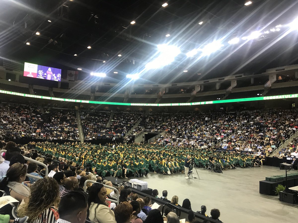 trulymichelles's tweet photo. This is going to take up the whole morning. Proud of each and every one of you #graysonhs class of 2018 https://t.co/DR32qE0x7e