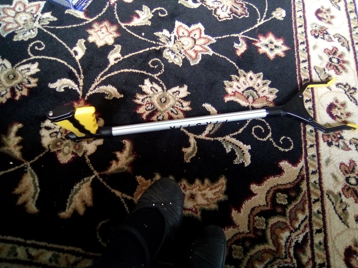 AliceMcBendy's tweet image. I need a grabber to pick up my grabber every time I drop it 😂 #Spoonie #DisabledProblems #TheLifeWeLive