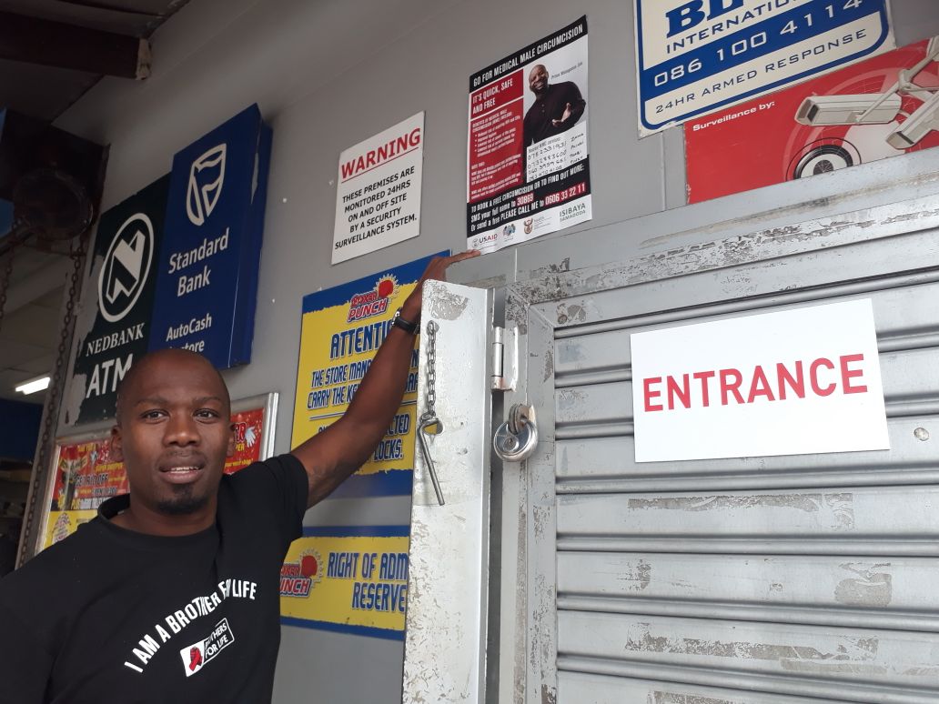 MelusiYeni's tweet photo. Tomorrow is the day! Feeling great about decision to get circumcised and be part of #KZN1Million @VMMCSouthAfrica @USAID_SAfrica  #VMMC @BrothersSA @HealthZA https://t.co/ufl2md95w3