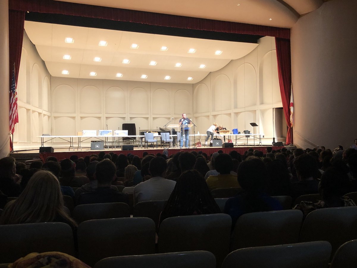Amy_Ferrer_FPC's tweet photo. @Mainlandhigh senior honors ceremony practice! Bright &amp; early with our class of 2018 💙💛 #BPND https://t.co/3ohBwym0d2