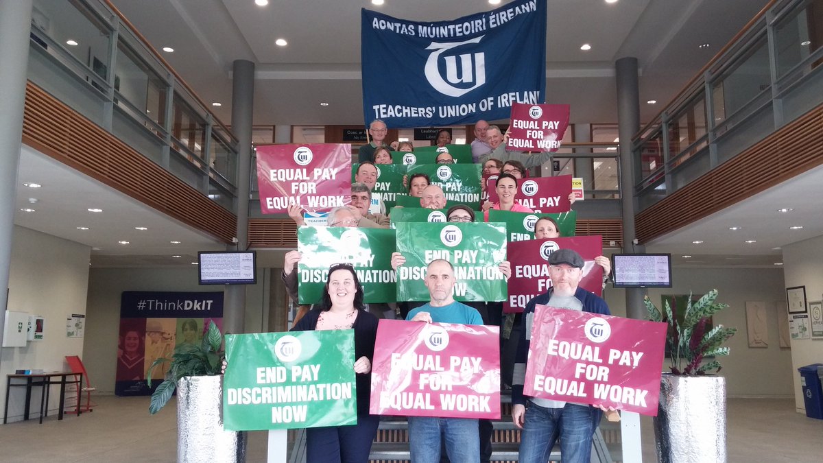 tuiatdkit's tweet photo. Great support for the TUI campaign against #PayInequality at DkIT #EndPayDiscrimination #EqualPayNow https://t.co/KJvQJEA6f5