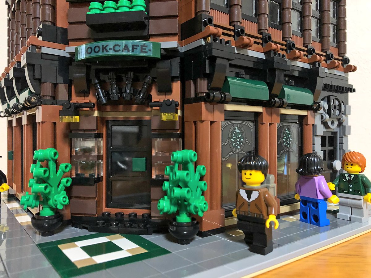 でんのすけ Pe Twitter Legoオリジナル モジュール作品 シックなカフェ を作ったよ 1 2階がブックカフェ 3階がフクロウ カフェです 内装も作ってるよ 黒と茶系のカラーリングで統一しました クラシックで上品な感じに仕上がったと思います Lego レゴ