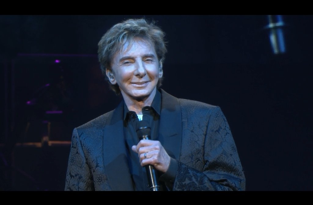 CarolineSalfati's tweet photo. Best Wishes to Barry Manilow and his luckiest fanilows who will see him today... #BarryManilowVegas #BestShowman #CantSmileWithoutYou #ItsAMiracle #CouldItBeMagic #NoOtherLove #BigFun 😊🎼❤💖 https://t.co/I2XbGy3QGP