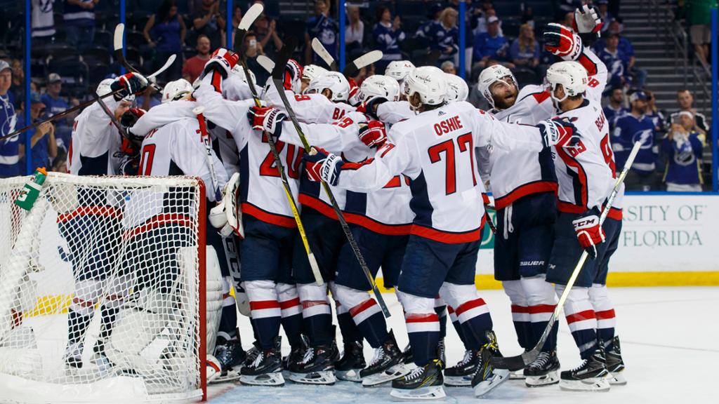 KalasFH's tweet photo. #ALLCAPS #RedtheRed https://t.co/lWFnycKlmA
