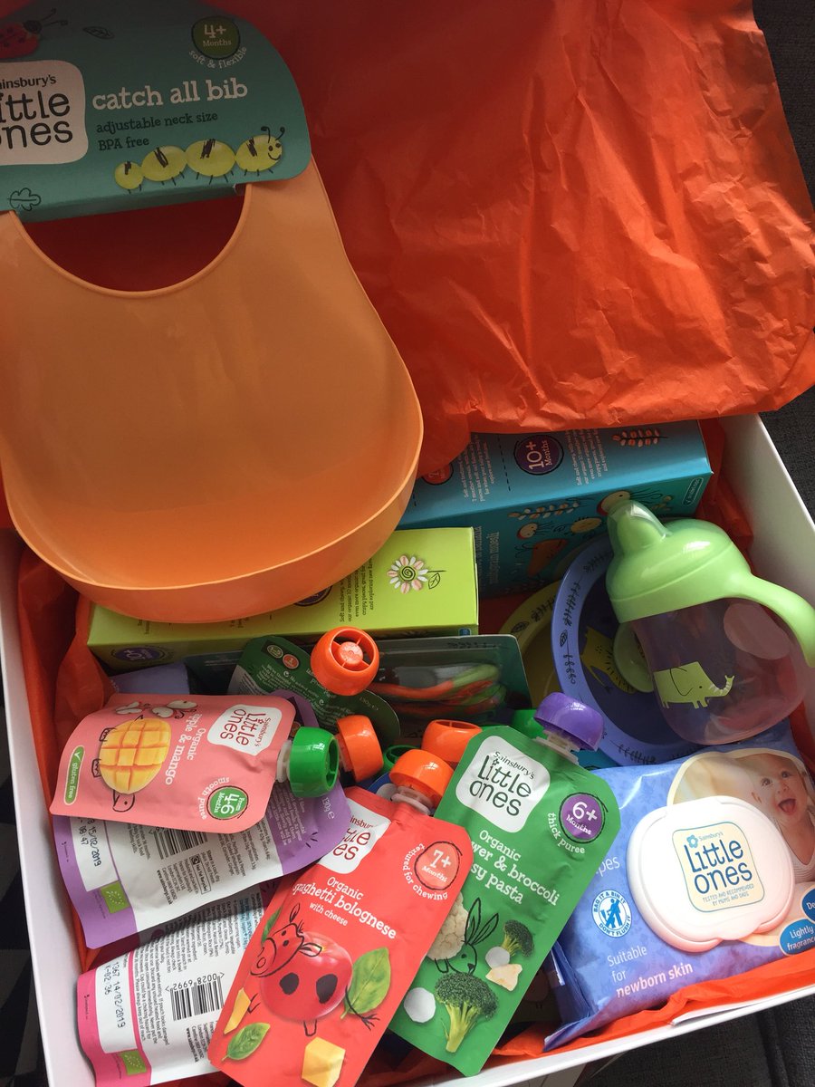Big thanks to <a href="/InsideFreuds/">InsideFreuds</a> for this lovely hamper of all things food from <a href="/sainsburys/">Sainsbury's</a> #littleones rang 😋