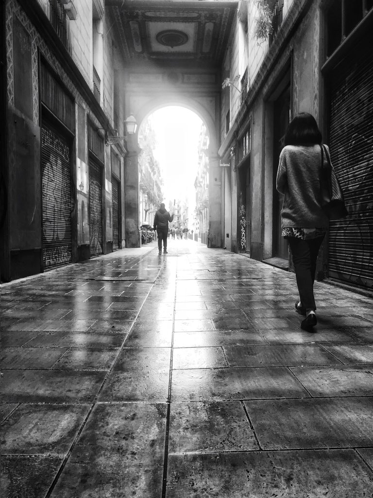 ay_yunis's tweet photo. Lighting up ...#Gothicquarters #Barcelona  2018 
@utktun @alcarbon68 @Havenlust @CerisesMacaron @joselechiguero https://t.co/gMFJmB1cwY