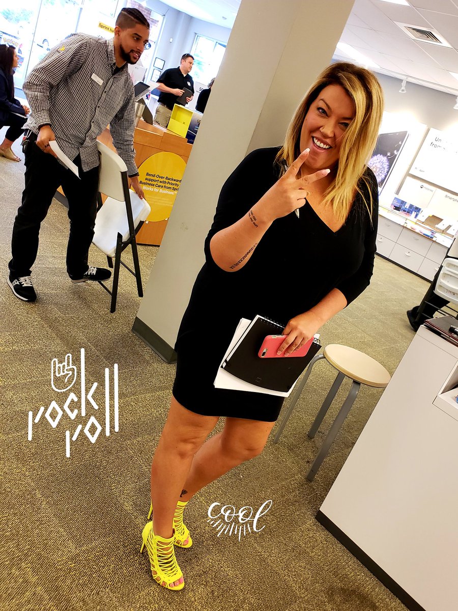 #SprintSWAG 😎
#Shoefie 🔥🔥🔥
Happy Thursday! 😀
<a href="/SprintNextstar/">Nextstar Sprint</a> 💪