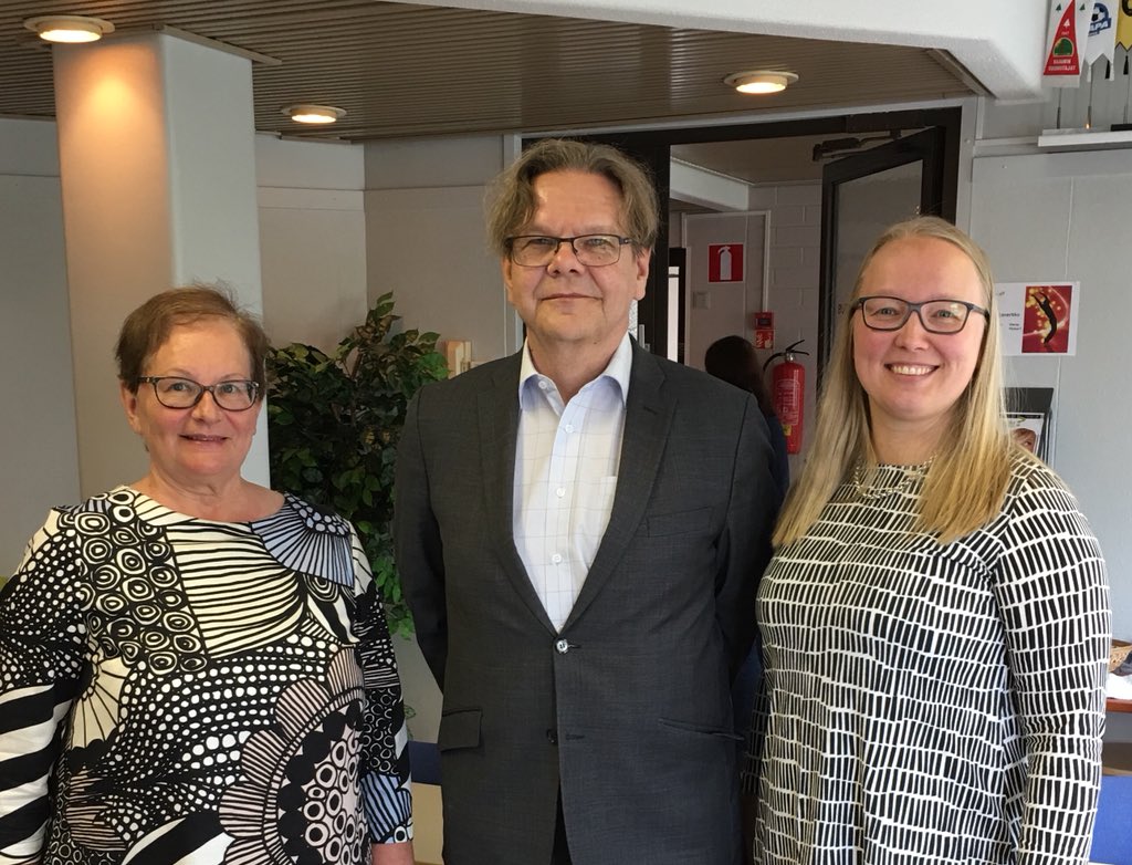 HannaWallenbg's tweet photo. Sain suuren kunnian astua viestintäneuvos Marja Karjalaisen saappaisiin Kainuun Puhelinosuuskunnan hallitukseen vuoden alusta. Hienoa päästä mukaan kehittämään 120-vuotiasta yhtiötä jäsenten ja asiakkaiden parhaaksi. #kainuu #KPO #Kaisanet #HermanIT https://t.co/bMOaoCQTsW