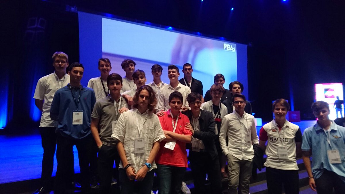 BellLlocdelPla's tweet photo. Los alumnos de bachillerato de la asignatura Economía de la empresa visitan el auditorio del Fórum de Barcelona para asistir a las jornadas “Hoy es marketing” #hemesic #batxilleratbllc https://t.co/UDkGsmfBrF