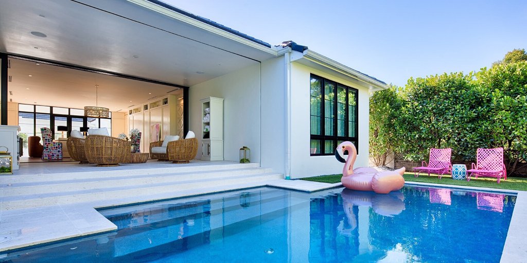 AOAccess's tweet image. Windsor Windows &amp;amp; Doors with the perfect location for a summer pool party! ☀️🌴
 #aoaccess #aoadesigncenter #michiganwindows #michigandoors #inspire