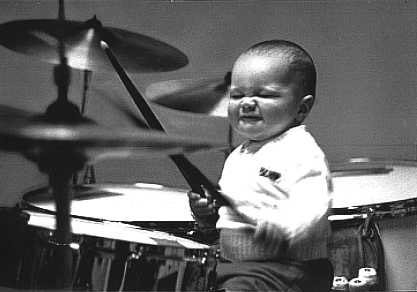 WANTED: Saya perlukan drummer. Area Putrajaya, Bangi, Serdang. Lagu seperti Dewa, Padi atau Kolpeley. Datang studio meh, alat disediakan