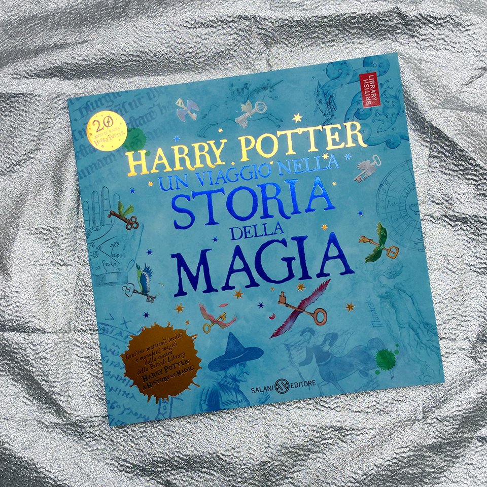 salanieditore's tweet photo. Un mondo di tesori magici vi aspetta… Siete pronti a fare un viaggio nella storia della magia? #HarryPotter20anni #JKRowlin #HarryPotterItalia https://t.co/52yv8GZgKW