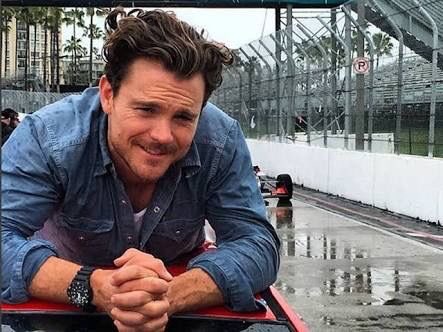 sadlerfiona21's tweet photo. I still cant believe @FOXTV have killed off #Riggs He is the only reason why people watch the show.What are you playing at @WarnerBrosEnt #BringBackClayne Everyone wants @ClayneCrawford back on the show.Please listen to us there’s no #LethalWeapon without him https://t.co/73ypDRk5J8