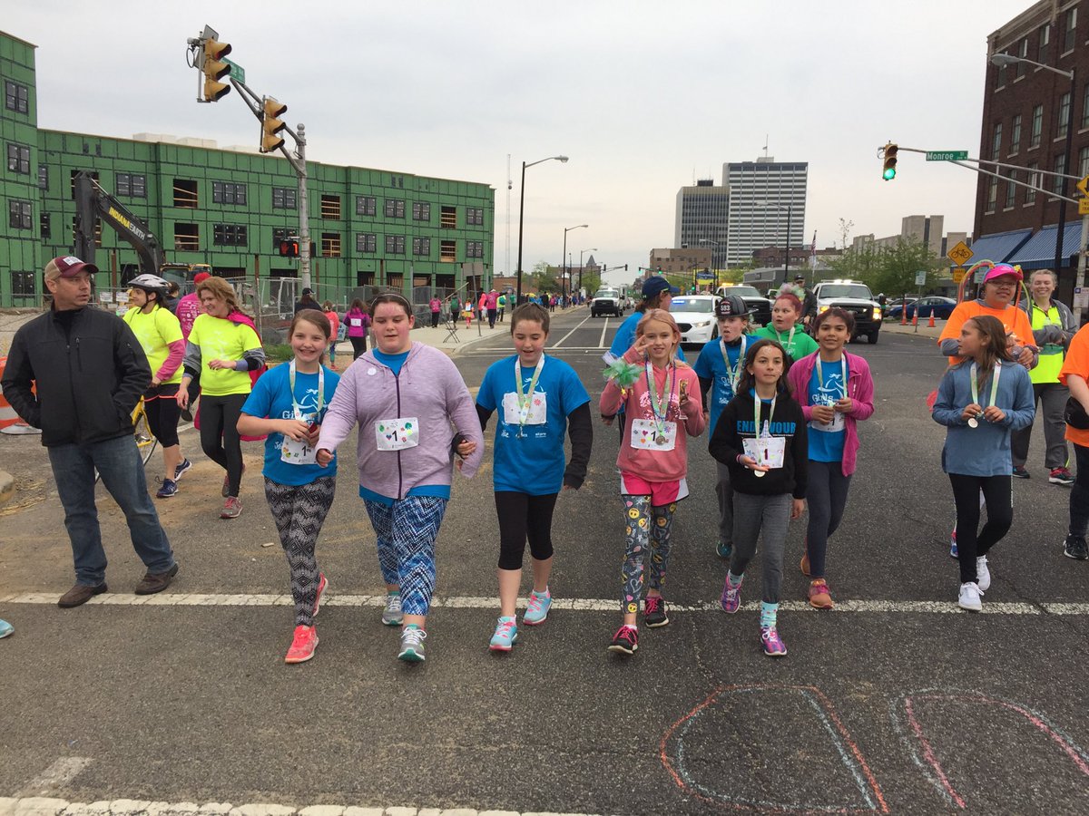Yoder1825's tweet image. Love how our GOTR girls help each other.  Walking with our last finisher!  She saved the best for last!
#concordpride