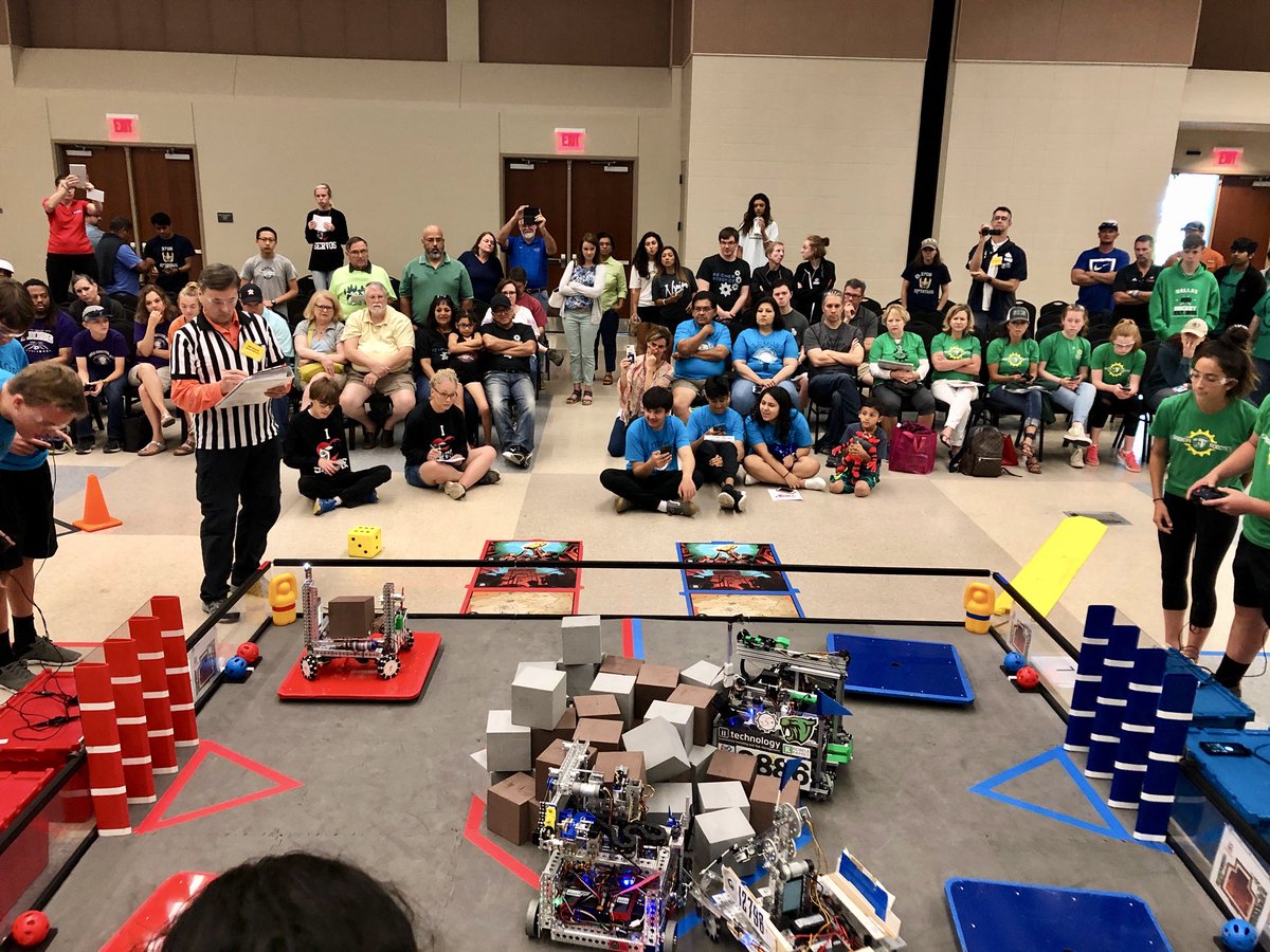 FIRSTinTexas's tweet image. Match play at #TAPPSRobotics. #FTCTeams #RELICRECOVERY