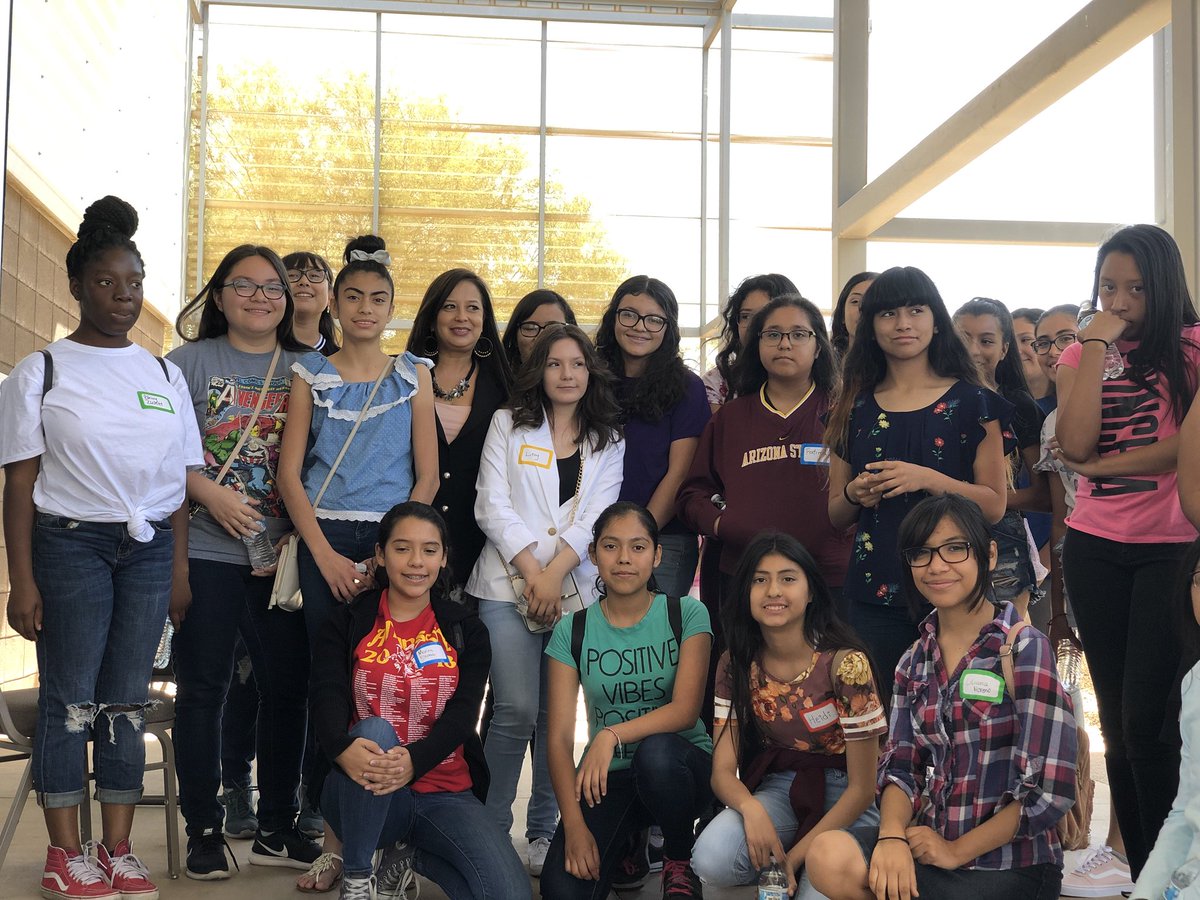 TaraChk's tweet photo. @GabyAGzz picked cucumbers at 13, didn’t know English, went on to becoming an @intel engineer &amp; starting the #SheWillConnect movement - inspiring 13 yr old girls to change the world with engineering @curious_machine #storyinonetweet https://t.co/AUtvFJsT9Q