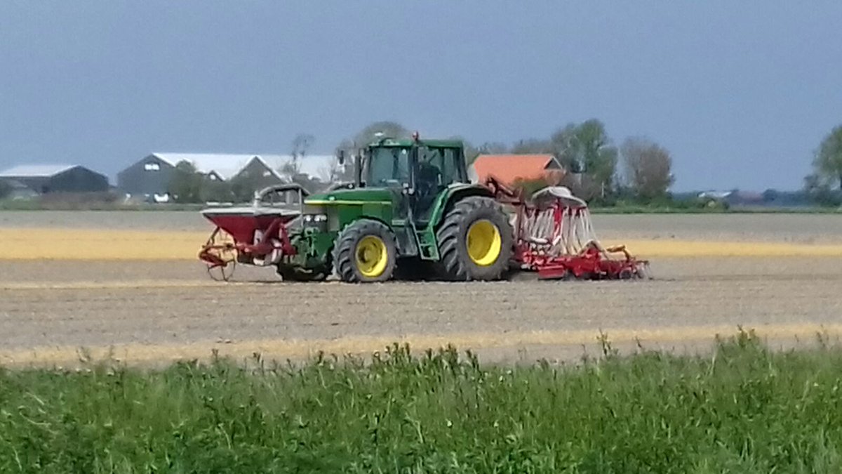 arco_klok's tweet image. De sojabonen voor de #alpro #oogst2018 wordt vandaag gezaaid. #agrifirm