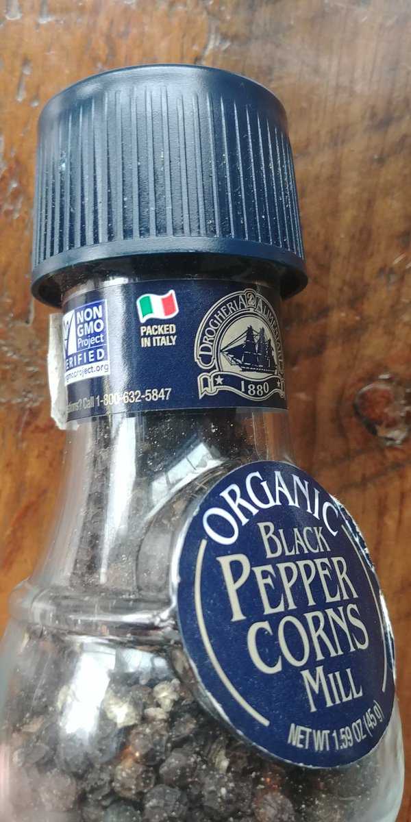 miniPCR's tweet image. Thank goodness these peppercorns are not genetically engineered. Or are they referring to the paper the label is printed on, which could actually have corn cellulose? #fearmongering #notscience