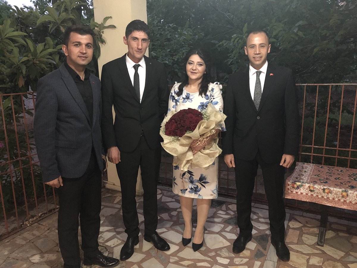fuatyozbatiran's tweet photo. Ülkücü şehidimiz Ahmet Kerse ağabeyin yeğeni Nesrin Kerse kardeşim ile ülküdaşımız Engin kardeşimin mutlu bir yuva kurma yolunda atmış oldukları ilk adımda yanlarında olduk. Cenab-ı Allah utandırmasın. Hayırlı uğurlu olsun. https://t.co/nUv9pTVRtC