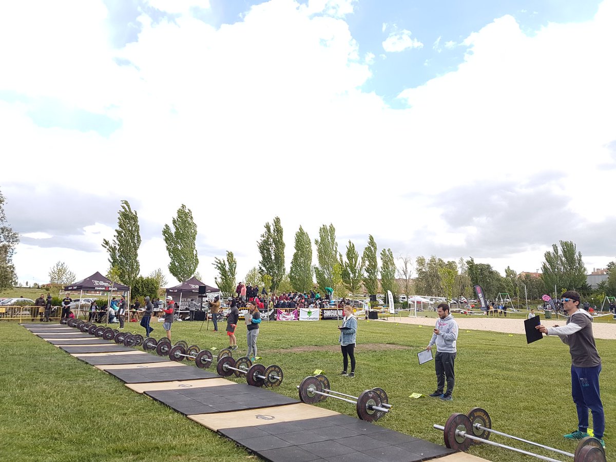 Sussuarez's tweet photo. Ambientazo ahora mismo en el Torneo Nacional de #Crossfit, uno de los más importantes de España en #Zaratán. #UnionGames #WcbCrossfit https://t.co/AOjmsZqSrJ