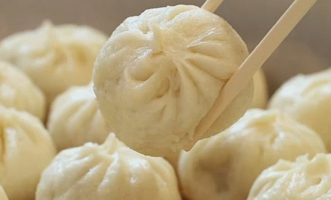 야식으로 가장 적당한것은 역시 간단한 만두겠군요. 잘 먹겠습니다. :)
