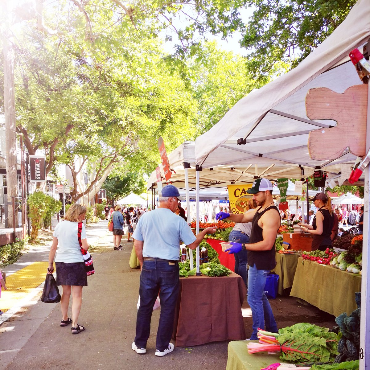 Plump strawberries, organic artichokes, hot tamales, and fresh flowers for Mom! Get them all at the Midtown Farmers Market 8am-1pm <a href="/MFMSac/">MFMSac</a> #MothersDayWeekend #farmersmarket #organic #eatlocal #midtownsac #California #sacramento