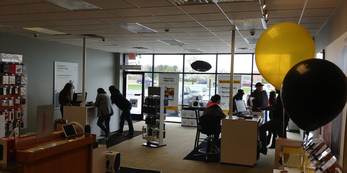Norton Shores Preferred Wireless is lining up customers for great Sprint Says Thanks deals today only!!!