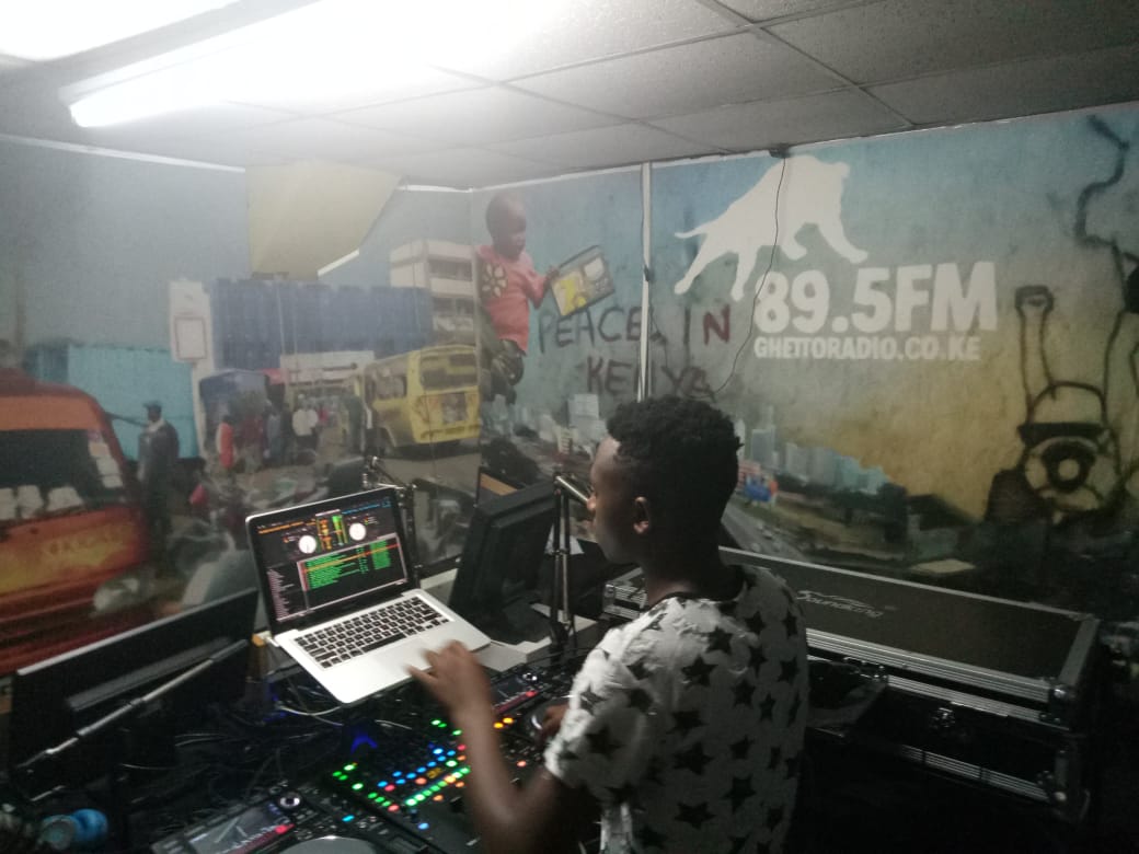 djruffkenya's tweet photo. NP Simba Wa Yuda @Size8reborn @MrSeedOfficial 
On @GhettoRadio895 #TeamGNL with @djnitraxkenya https://t.co/nYmzmO36tb