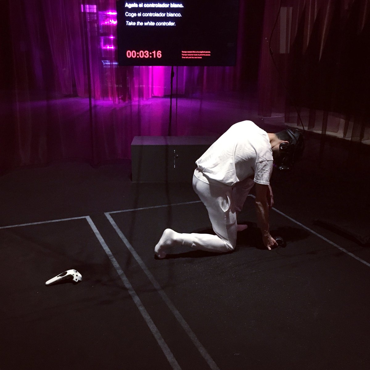 joanmorey's tweet photo. DESIGN DOES* en @museudeldisseny 💭🔦💥Último día — #loqueeldiseñohace #exposicionesinteractivas #preguntasyrespuestas #lastminute https://t.co/NY2evgX9Bf