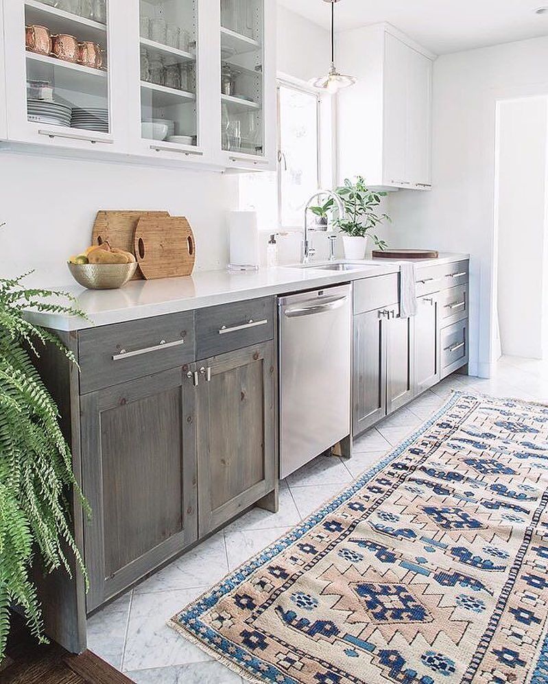 Weekends were made for kitchens like these! Shop @thewovenhome’s look with the link. low.es/2I28fK9