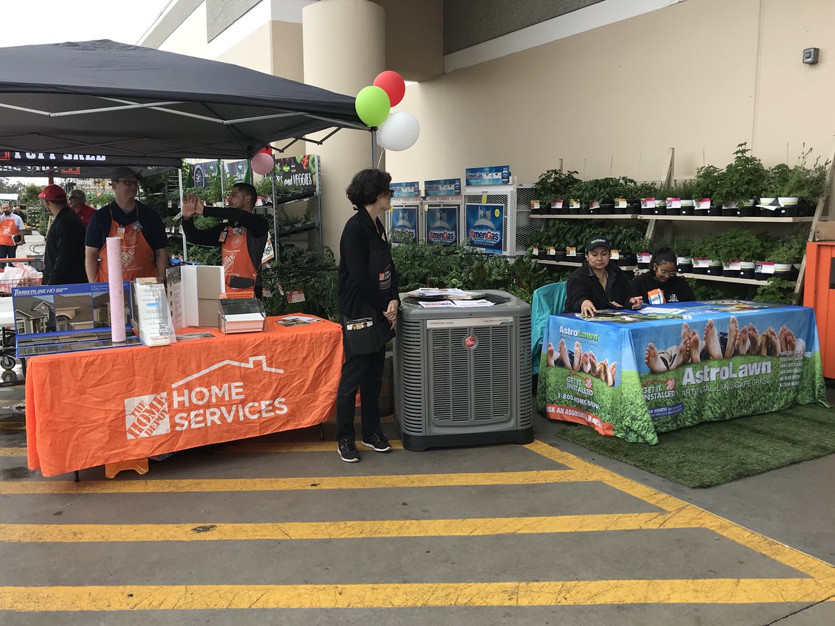 Deb_K_Collins's tweet photo. Services Event! Building pipeline! Leads! Leads! Leads! #Team#Hawthorne#Weekend#Events https://t.co/lqhuAR5RDN
