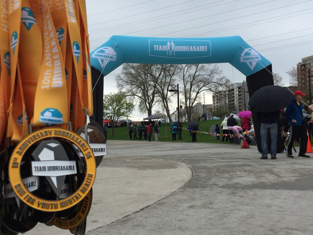 murrays1's tweet photo. Congratulations @teamunbreakable on 10th Anniversary. Physical Health for Mental Health! It’s cold but the kids are excited to be a part of raising awareness! @StMaryOakville https://t.co/4gWRuSbu23