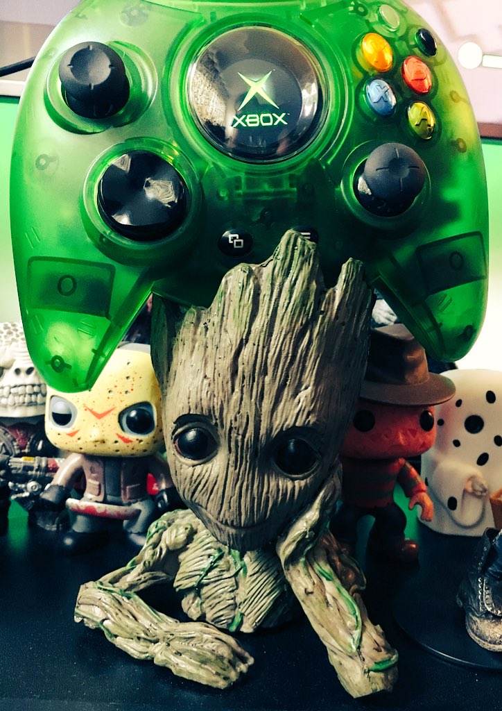 M4Ximizando's tweet photo. Groot looks great with his new green friend! #IamDuke #NewDuke #IamGroot #XboxOneX https://t.co/QJoSWzBxUx