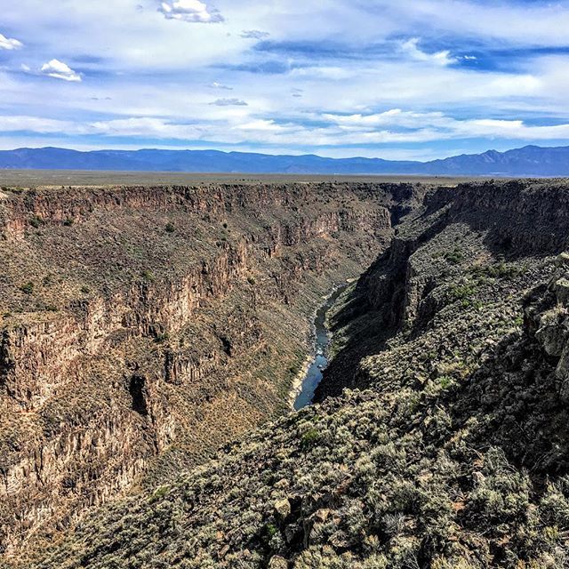 WWAdventures76's tweet photo. Gazing into the gorge below, watching as mountain waters make their way towards the Gulf of Mexico. #leavenotrace #explorediscoverlive #AlwaysWandering #findyourpark #optoutside #savetherivers #damnation #AlwaysWandering #ExploreDiscoverLive #LeaveNoTrace https://t.co/jkmHHnqInt