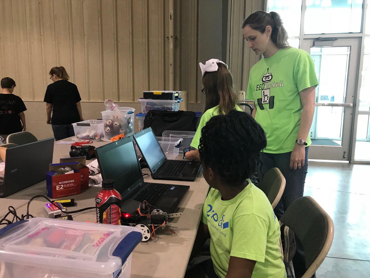 ChrisParadise's tweet photo. Early birds hit the bots here in Tulsa! We are ready to get to the challenge mats. #OklaEd #MDPurpose #LeadAtSteed https://t.co/B3NlZpP9i4