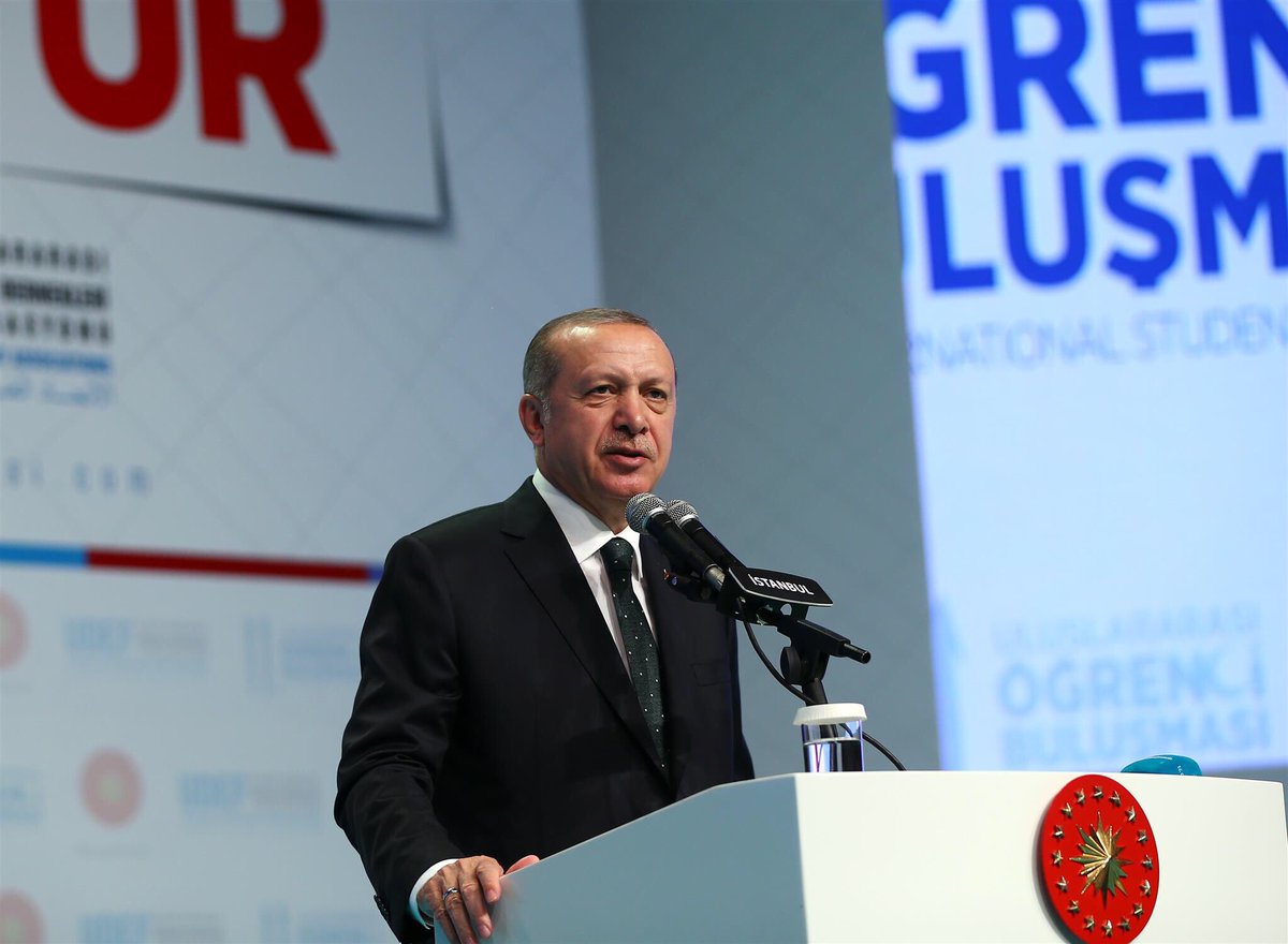 Cumhurbaşkanımız Recep Tayyip Erdoğan, Haliç Kongre Merkezi'nde düzenlenen "UDEF 11. Uluslararası Öğrenci Buluşması Final Programı"na katıldı.