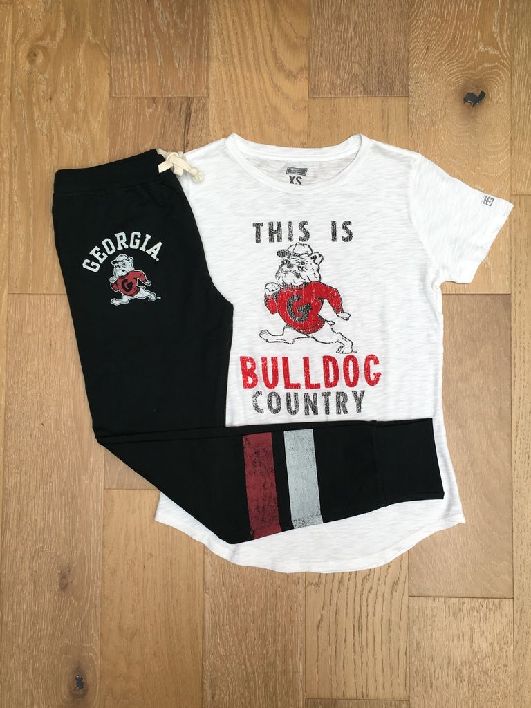 TailgateGeorgia's tweet photo. Saturday outfit:
Tailgate tee + comfy pants https://t.co/ymnIEHNCD7