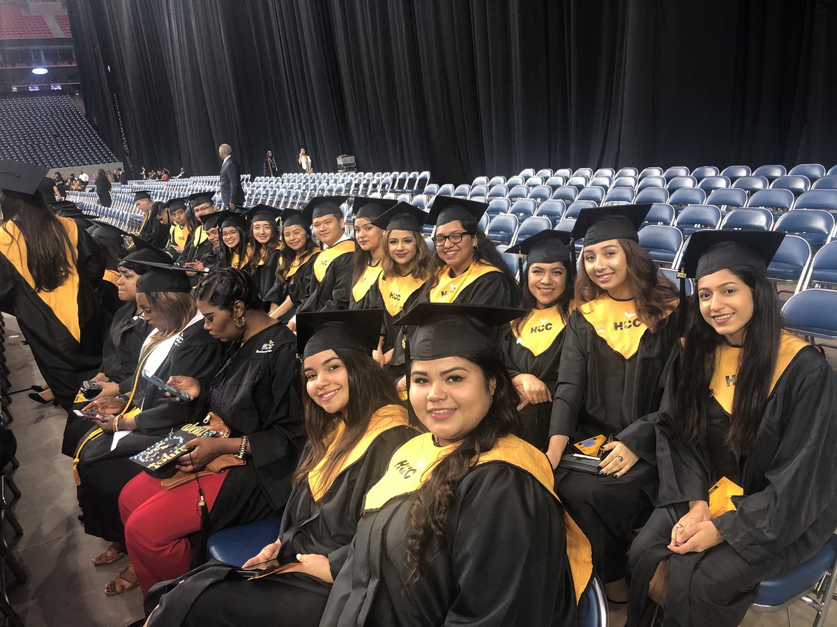 MisterGaston's tweet photo. North Houston Early College High School Class of 2018 ready to receive their Associate Degrees! The benefits of attending an early college! We’re “Redhawk” proud! #YourTomorrowStartsToday @HISD_NHECHS @HoustonISD @HISDSupe @HISDNorth @nhechs2018 @HCCDistrict https://t.co/tuDTiMSeQ7