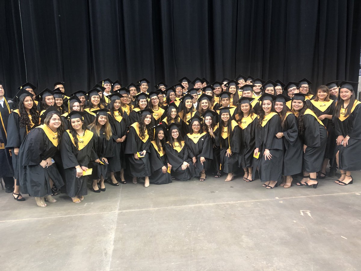 MisterGaston's tweet photo. North Houston Early College High School Class of 2018 ready to receive their Associate Degrees! The benefits of attending an early college! We’re “Redhawk” proud! #YourTomorrowStartsToday @HISD_NHECHS @HoustonISD @HISDSupe @HISDNorth @nhechs2018 @HCCDistrict https://t.co/tuDTiMSeQ7