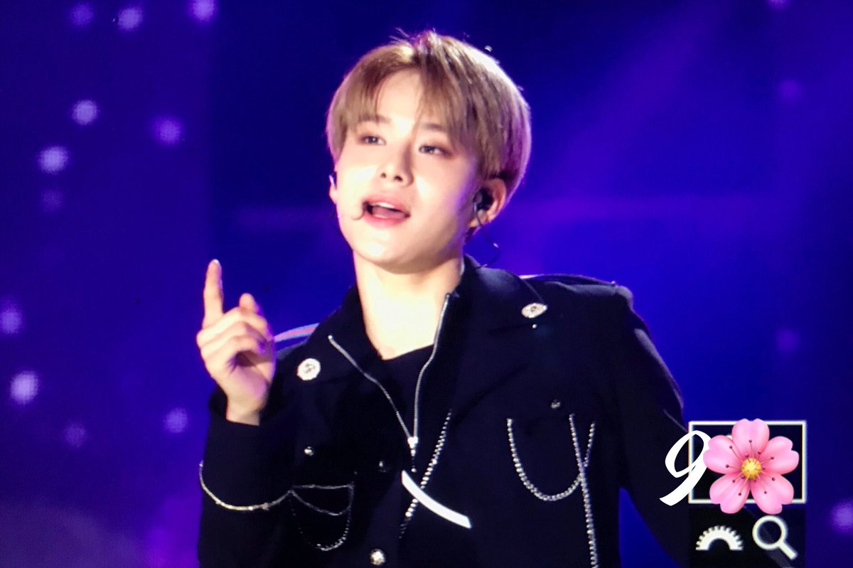 9CherryBlossom_'s tweet photo. 180512 드림콘서트 preview 🌸

#NCT #정우 #JUNGWOO https://t.co/YB73TlrKqc