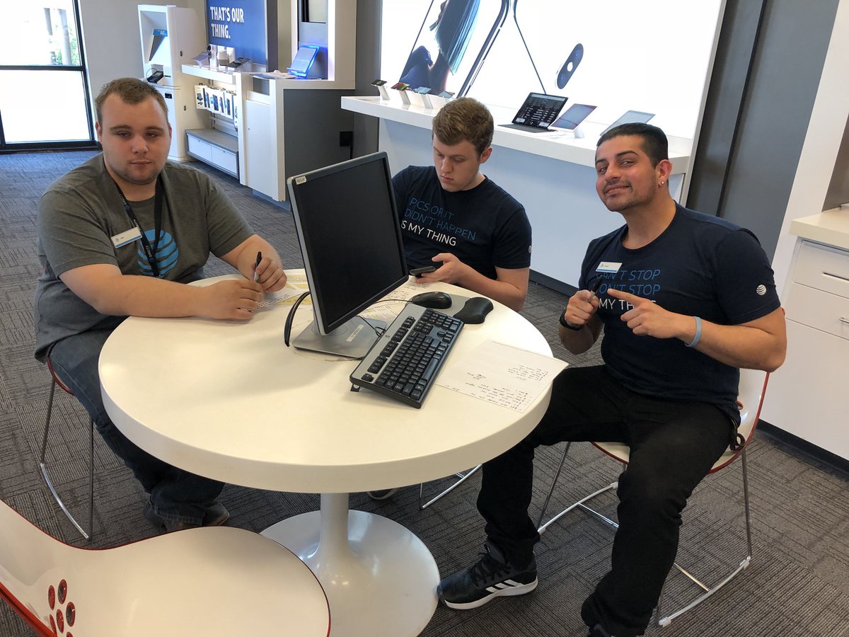 RollaMoATT's tweet photo. Monthly meeting- team is ready for “let’s taco about small biz” @lt219r #MidstatesProud #POWERCentral #SmallBusiness https://t.co/mmMJ7s5hUi