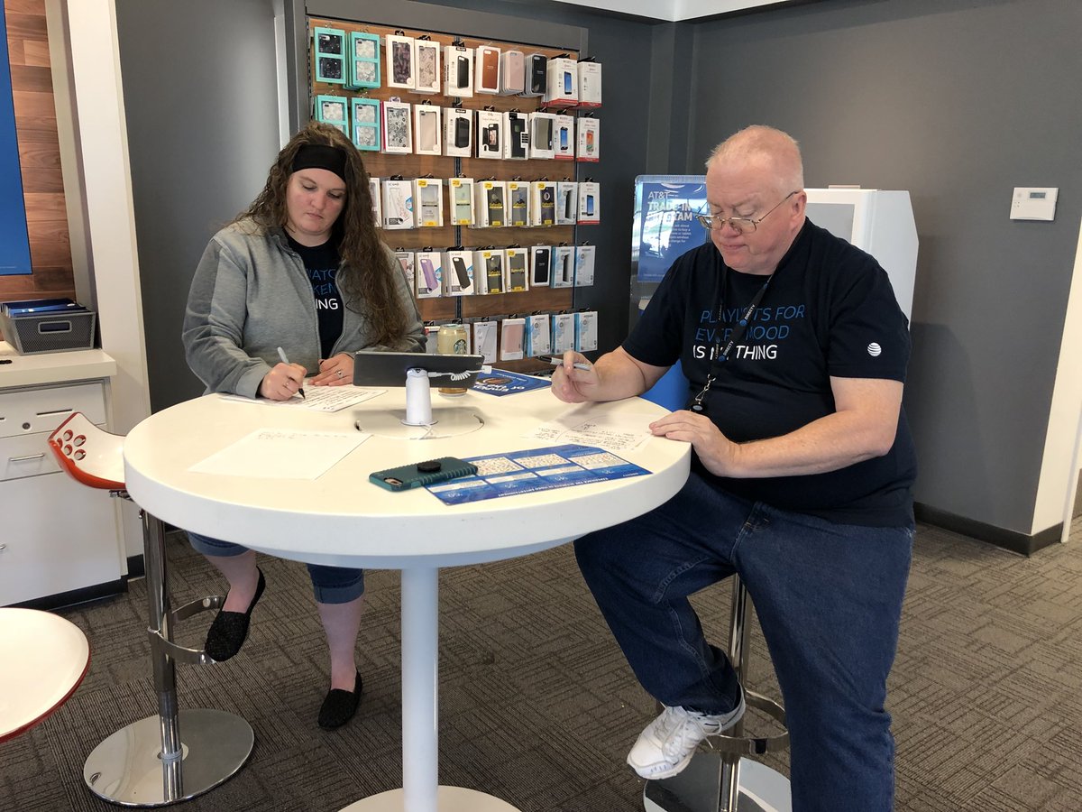 RollaMoATT's tweet photo. Monthly meeting- team is ready for “let’s taco about small biz” @lt219r #MidstatesProud #POWERCentral #SmallBusiness https://t.co/mmMJ7s5hUi