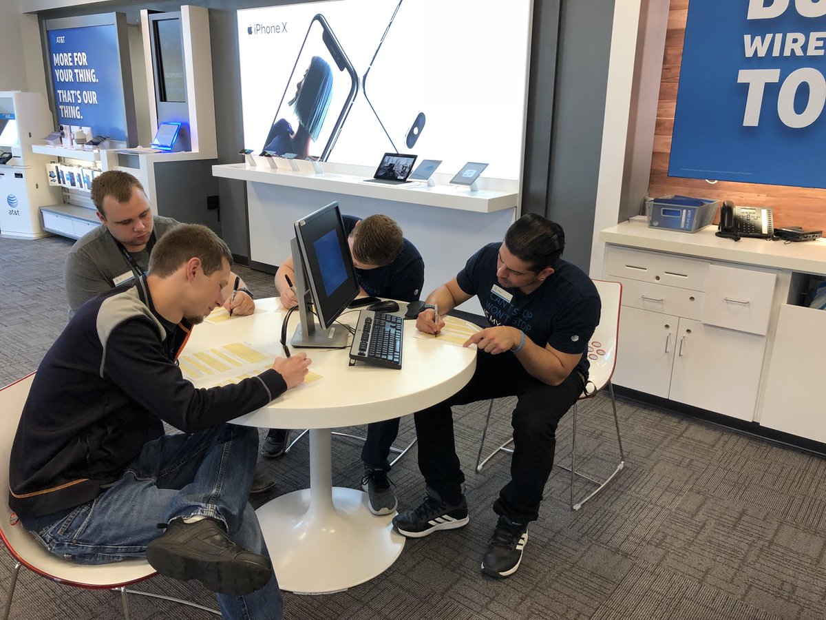 RollaMoATT's tweet photo. Monthly meeting- team is ready for “let’s taco about small biz” @lt219r #MidstatesProud #POWERCentral #SmallBusiness https://t.co/mmMJ7s5hUi