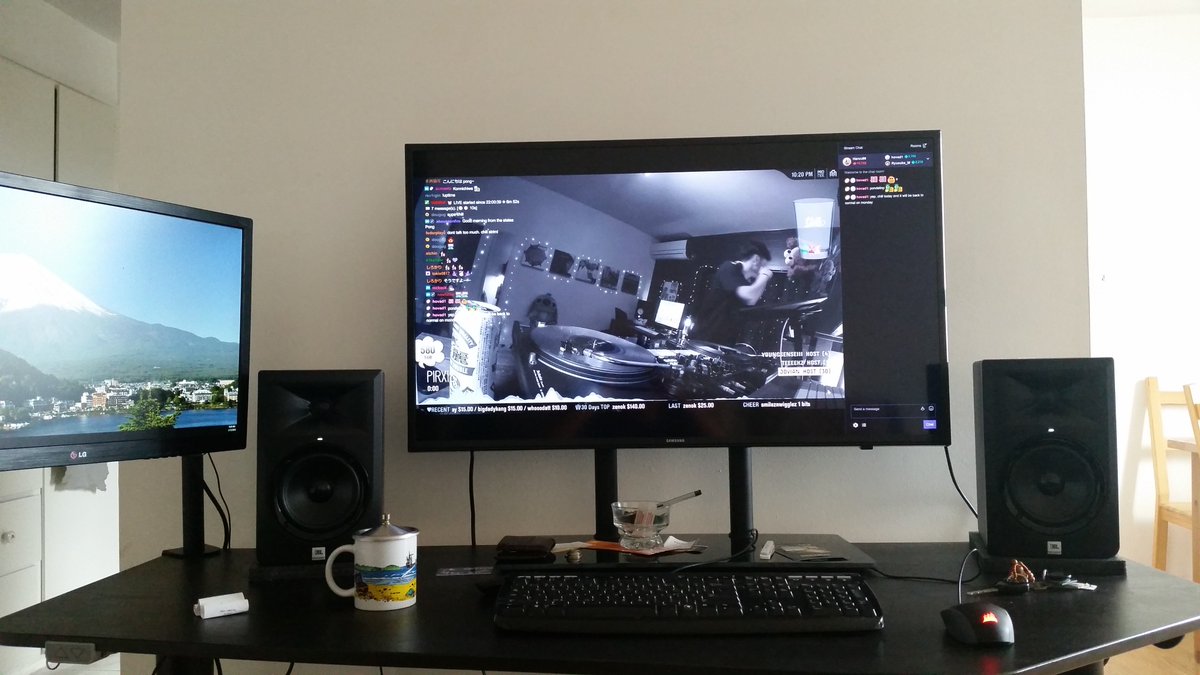 heyqule's tweet photo. this stream sounds super dope on these 2 boxes... #LSR305 #JBL  @pndlnp  😁😁 https://t.co/5kPvjydEQ4