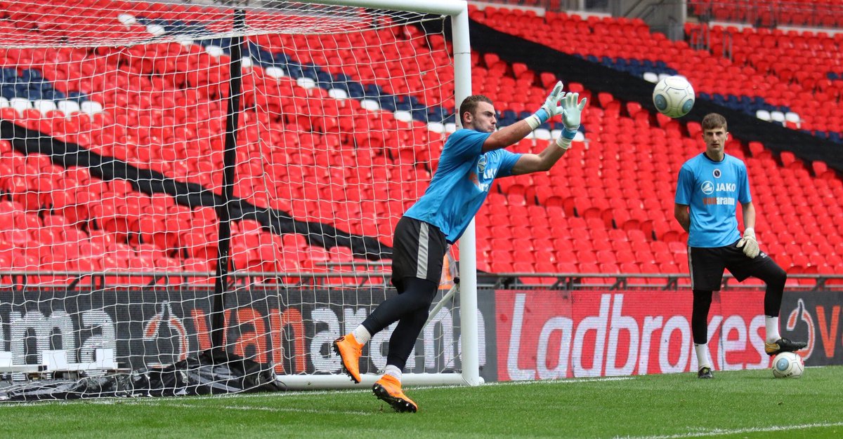 Shot stopper 👐 

#BWood