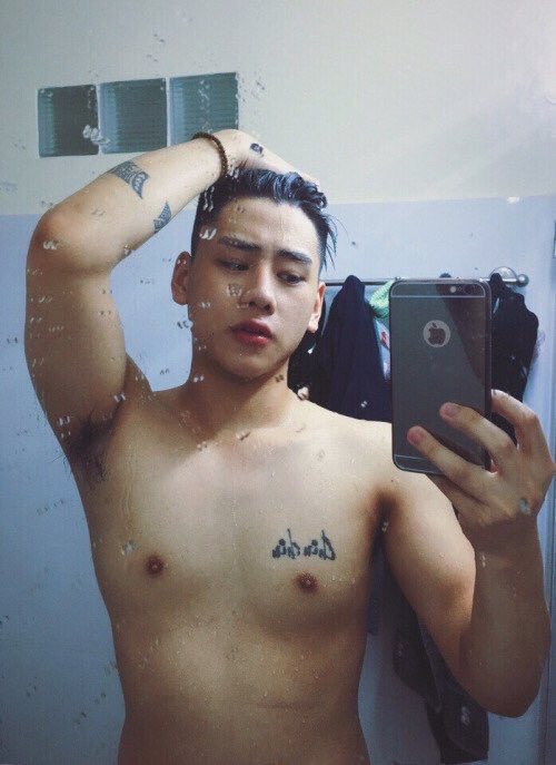 iamSeniorHigh's tweet photo. Hottie https://t.co/MIjHZFOXKL